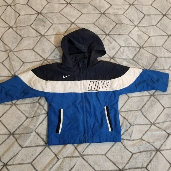 boys nike lightweight jacket
